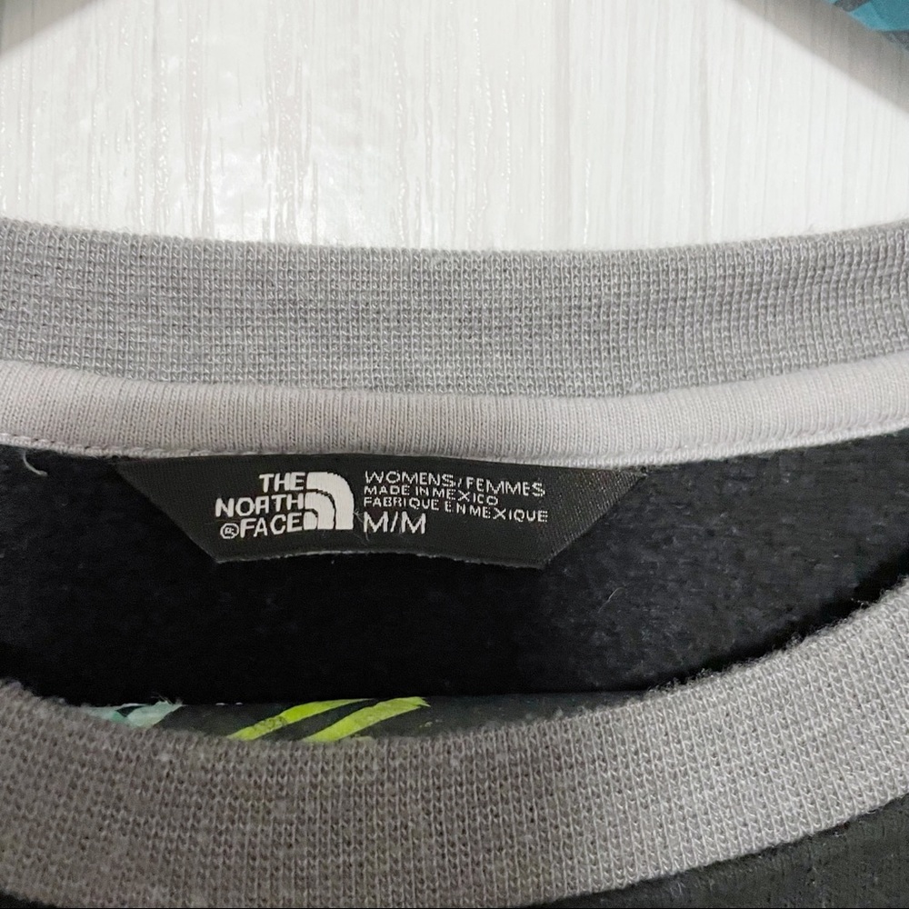 The North Face Gray and Black Logo Sweatshirt Size Medium - Picture 2 of 8